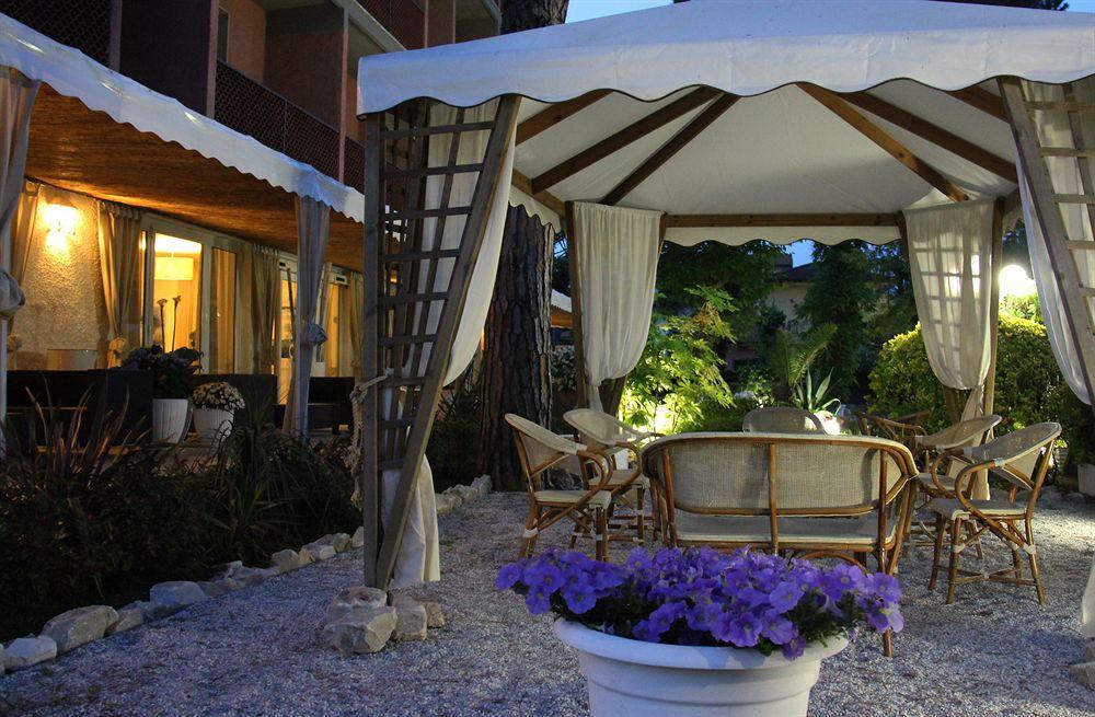 Hotel Bijou Форте-дей-Мармі Екстер'єр фото
